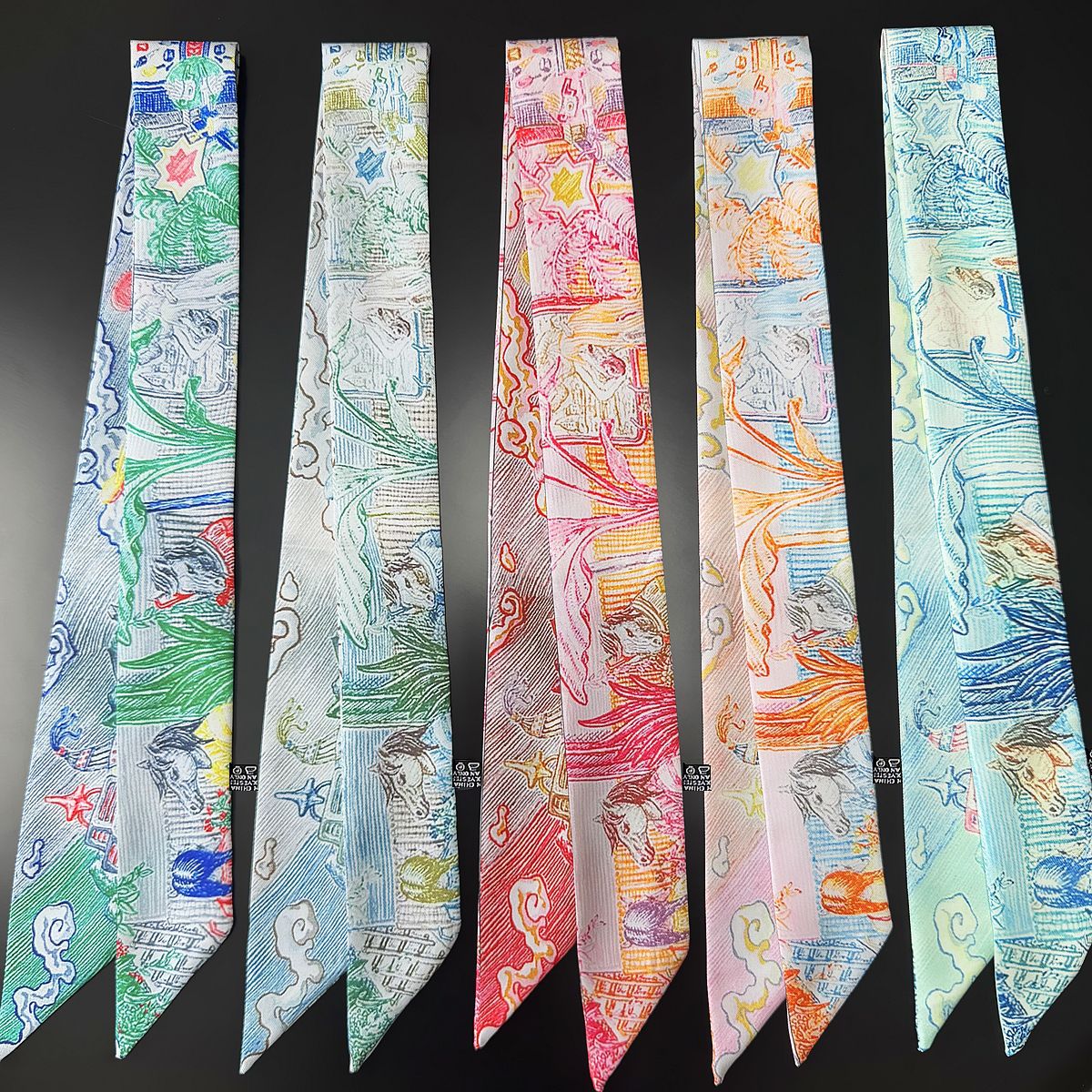 Luxury Bags China - Luxury Silk Scarf with Horse's Head